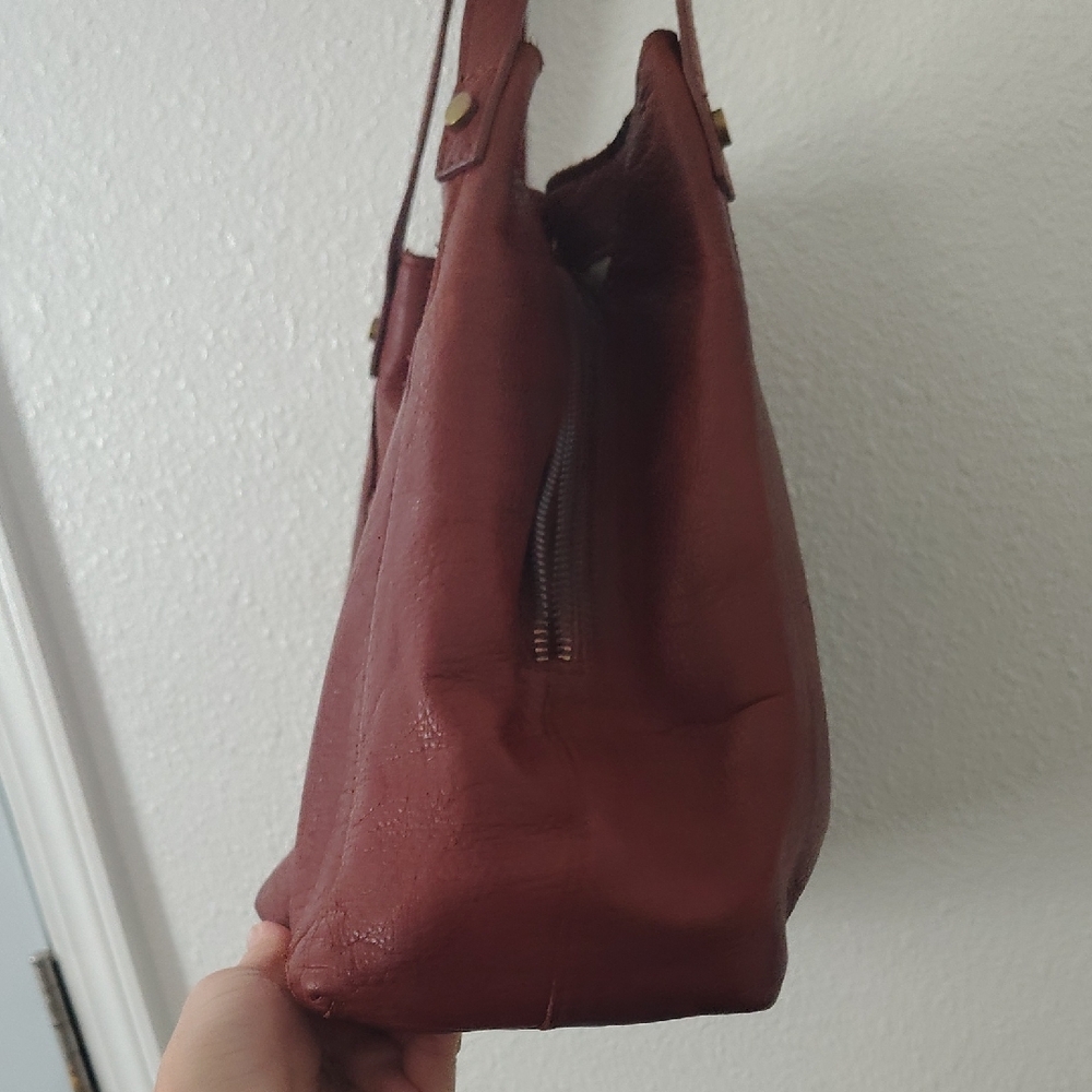 Chic Tan Leather Shoulder Bag - Picture 11 of 13
